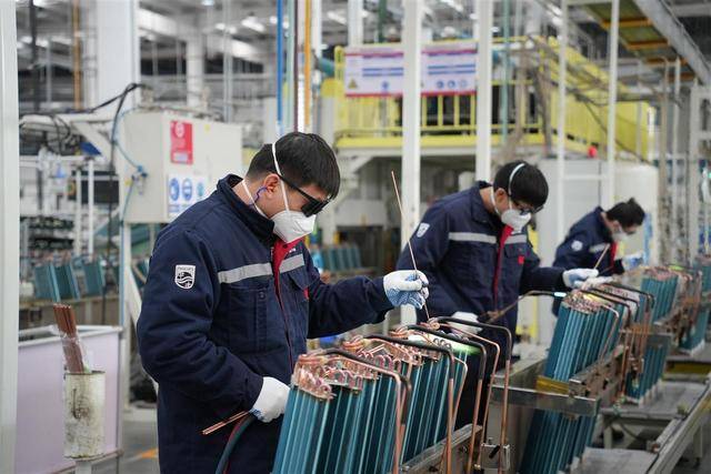 董明珠硬刚空调“铝代铜”<strong></p>
<p>证券从业资格考试介绍</strong>！海尔、美的、小米将联合推动空调核心散热部件的铜管换成铝管