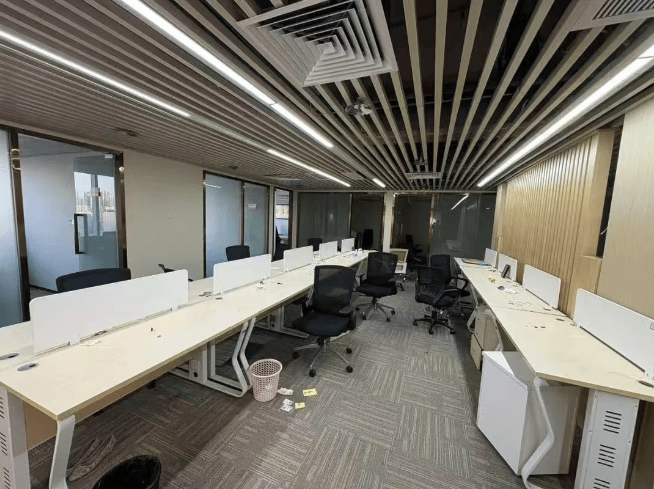 突然爆雷<strong></p>
<p>证券从业资格考试介绍</strong>,深圳总部已人去楼空,有人投入700多万元……