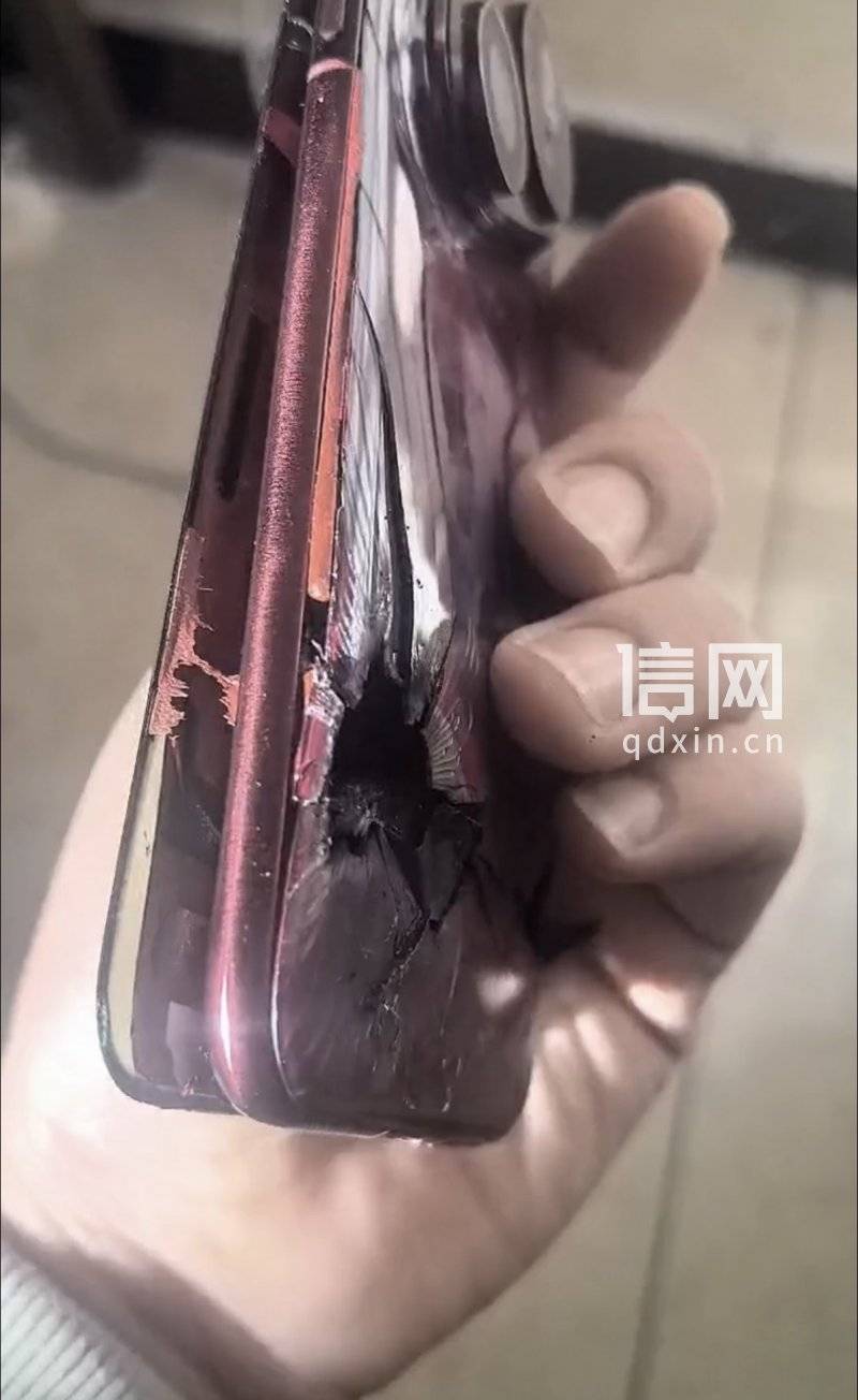 华为新手机充电时电池爆了 售后凭照片认定“外力所致”拒保 消费者：难道我买的是摔炮<strong></p>
<p>证券从业资格考试介绍</strong>？