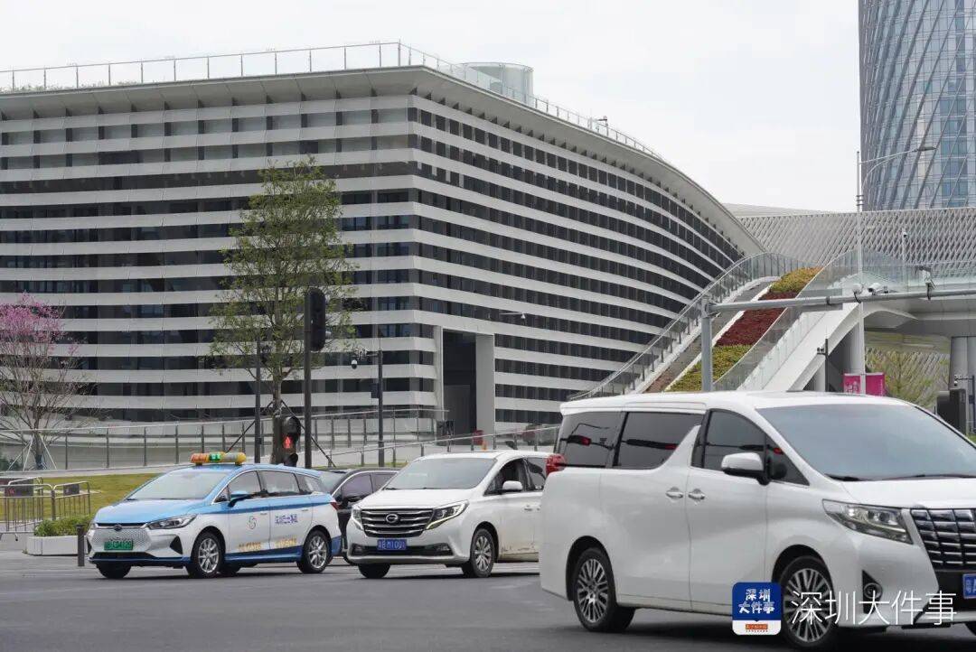 已撤下！深圳网红地标火速拆除争议招牌<strong></p>
<p>杭州证券公司校园招聘</strong>，曾连夜发公开信