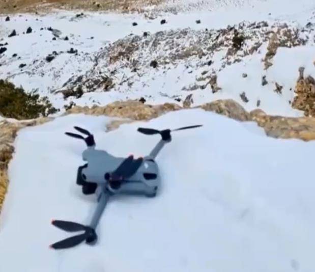 土耳其老鹰空中抓走无人机<strong></p>
<p>衢州证券公司哪家好</strong>，带上山顶“玩自拍”