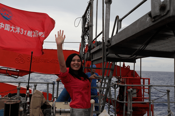 突然爆火！浙大女博士一个月涨粉超50万<strong></p>
<p>金融界和证券之星</strong>，“我是过了把瘾”！网友：丝滑入脑……