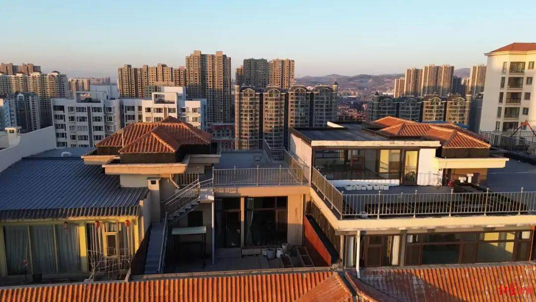 山西一小区被曝多个顶楼住户违规加盖房屋：有的甚至修建成阁楼<strong></p>
<p>太平洋证券swot分析</strong>，致几十户房子墙面裂缝