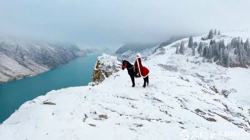 贺娇龙已安葬于昭苏公墓<strong></p>
<p>国金证券办理融资融券</strong>，其父亲亦葬于此地