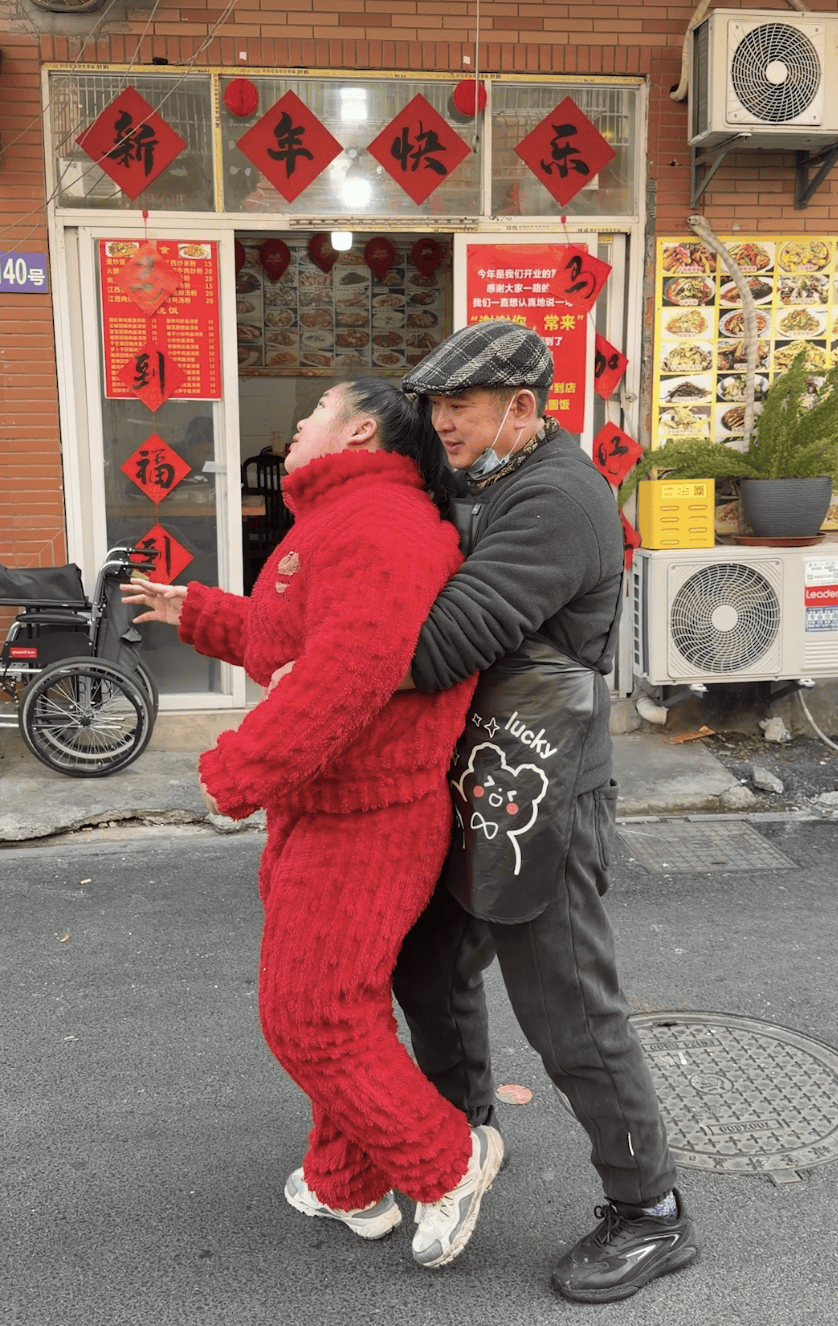 百万债务还清了！夫妻俩在杭州开饭店<strong></p>
<p>西藏有哪些证券公司</strong>，8年来第一次回老家过年，临行宴请老顾客