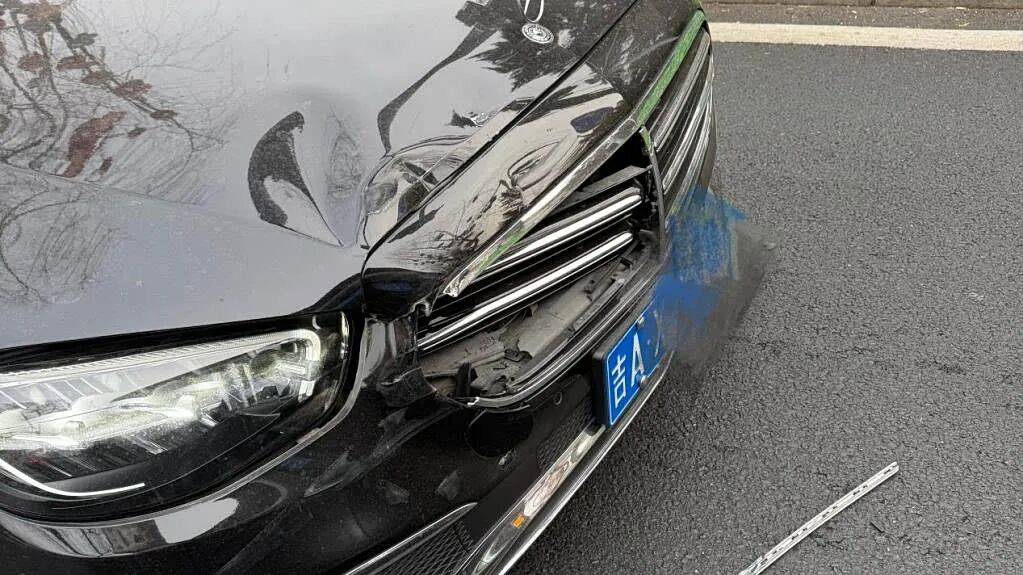 路虎1分钟8次别停奔驰致追尾<strong></p>
<p>安信证券最近研究报</strong>,警方认定多次反转,长春公安局最新通报